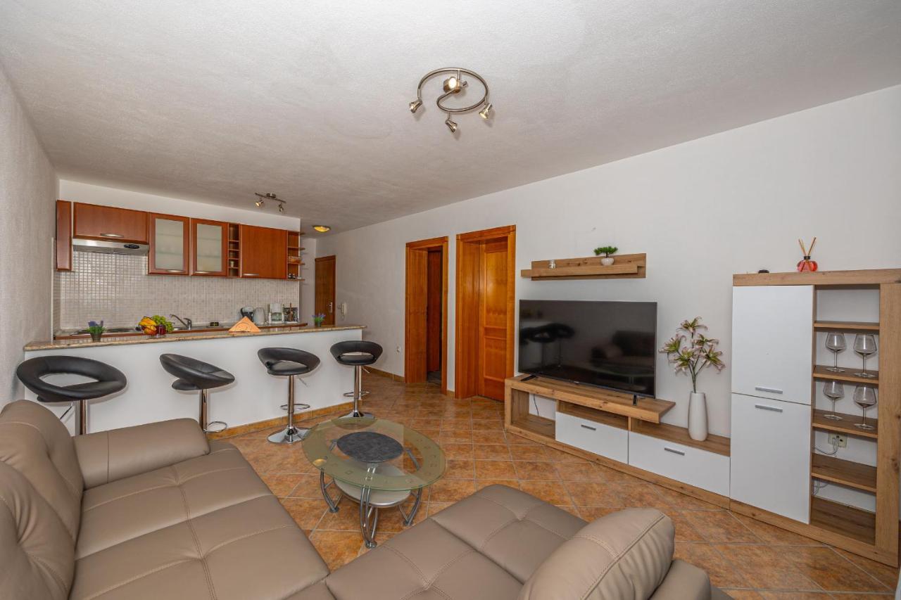 Apartments Lacic 2 Crikvenica Bagian luar foto