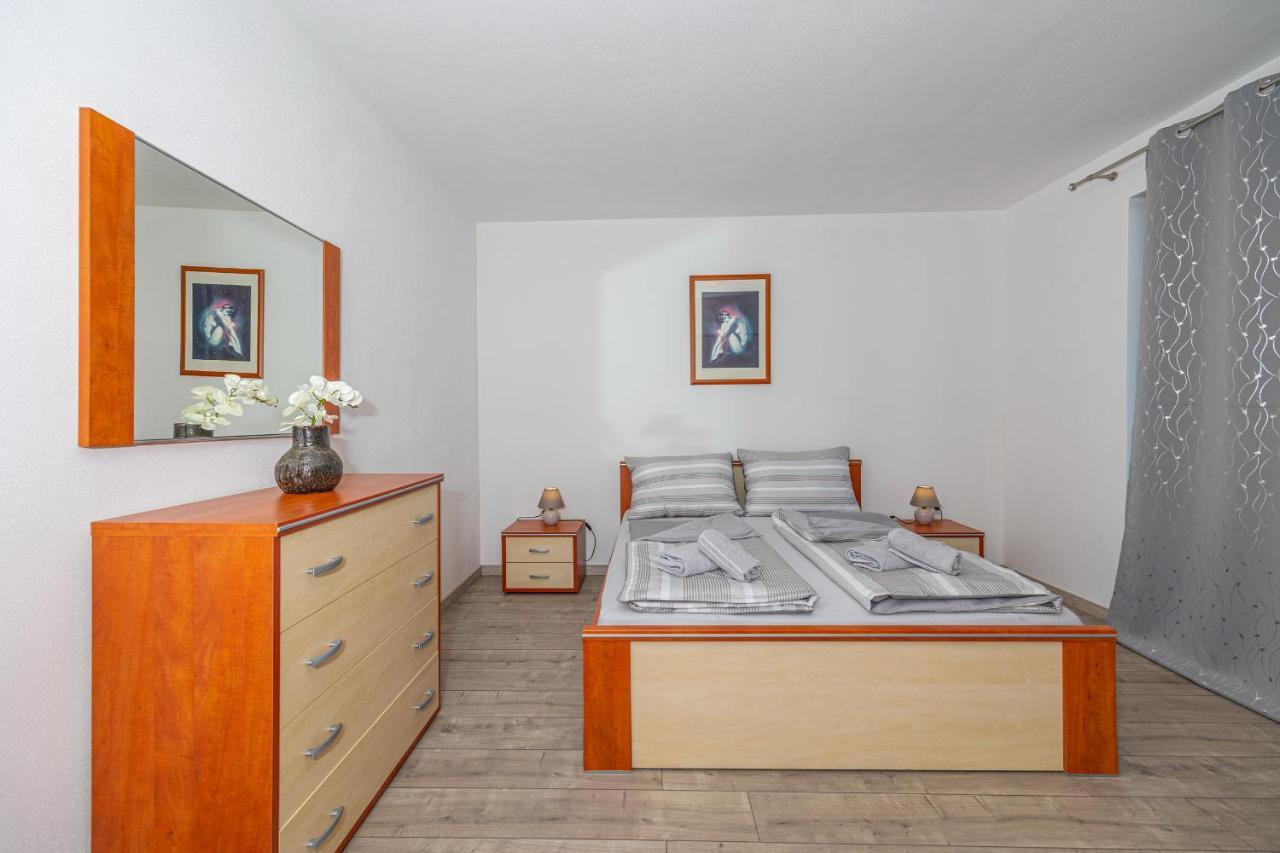 Apartments Lacic 2 Crikvenica Bagian luar foto