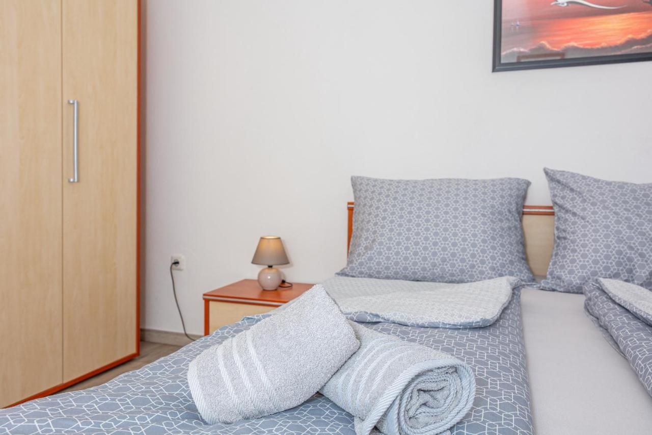 Apartments Lacic 2 Crikvenica Bagian luar foto