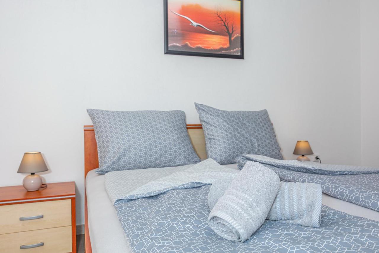 Apartments Lacic 2 Crikvenica Bagian luar foto